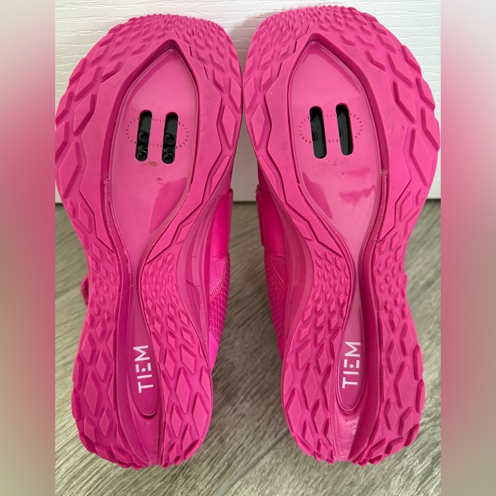 Women's Vibrant Pink Tiem Spin Shoes - Picture 5 of 6